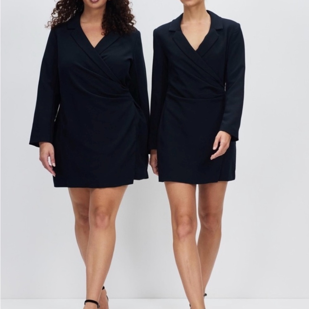 Abercrombie & Fitch Black V-Neck Sheath Mini Dress